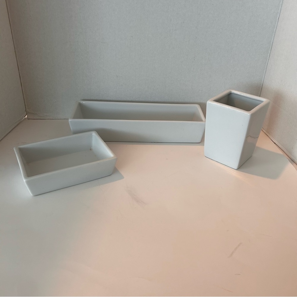 Pottery Barn Bathroom Accessories 3 Piece Set